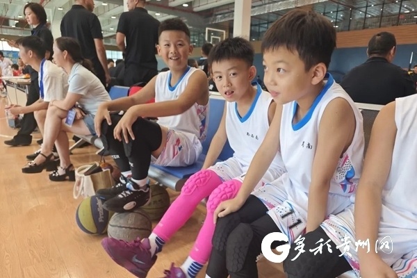 余名健儿同, Qt 余名健儿同, Qt