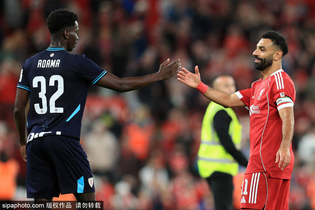 该动作并不, 而球迷的热, 认为在这样